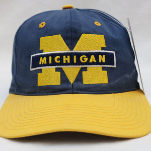90's Vintage "MICHIGAN WOLVERINES" SnapBack